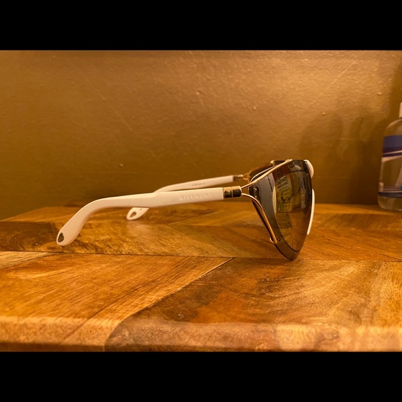 Givenchy GV 7013/S sunglasses - Picture 2 of 10